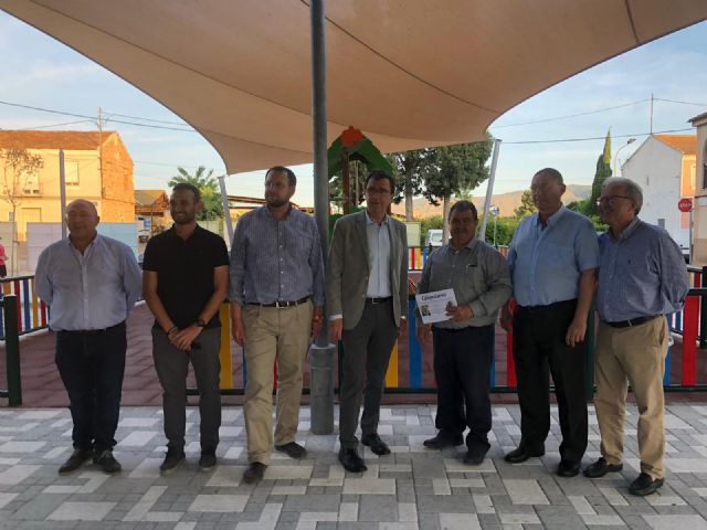 El Alcalde Ballesta visita las obras de la nueva zona verde en Santa Cruz - 1, Foto 1