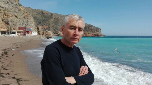 EL DEDO EN LA CÚPULA, novela de ficción sobre los entresijos de un parlamento regional - 1, Foto 1