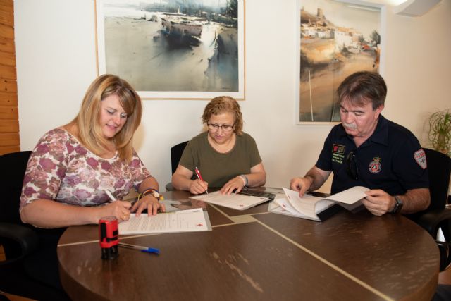 El ayuntamiento firma un nuevo convenio con Cruz Roja que recibirá 20.000 euros más para prestar el servicio de atención sanitaria - 1, Foto 1