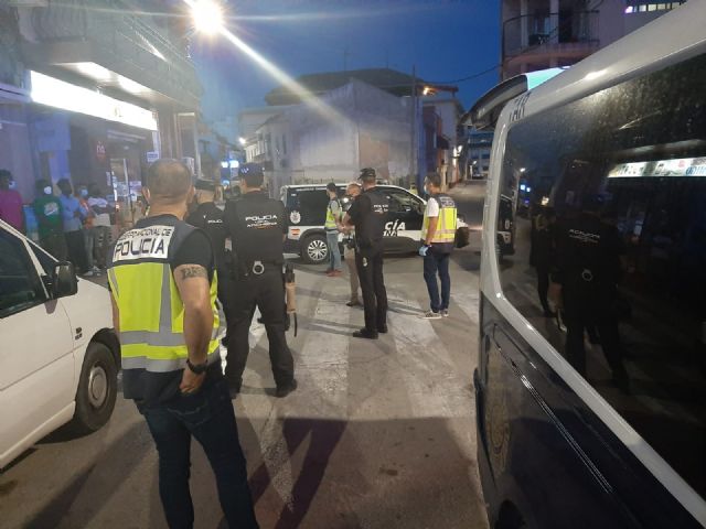 25 detenidos por estancia irregular y aprehensión de droga, balance del último Operativo Policial de Policía Nacional y Policía Local de Archena - 1, Foto 1