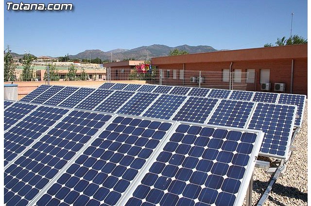 Instalar paneles solares en todas las viviendas de España supondría un ahorro de 115.000 millones en 25 años - 1, Foto 1