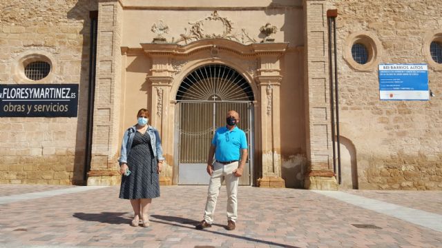 IU-Verdes Lorca pide que se retiren las bajantes metálicas de la portada de Santa María - 1, Foto 1