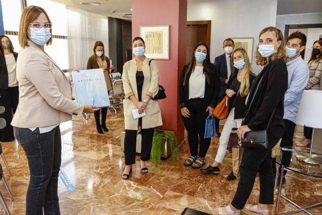 Isabel Franco recibe a los alumnos becados del programa Golondrina - 2, Foto 2
