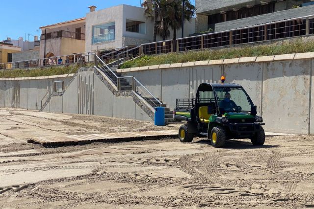El Ayuntamiento ya trabaja para acondicionar las playas de Cartagena tras la lluvia - 1, Foto 1
