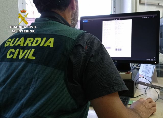 La Guardia Civil investiga a un joven que intentó cobrar 1.200 euros de un boleto premiado - 1, Foto 1
