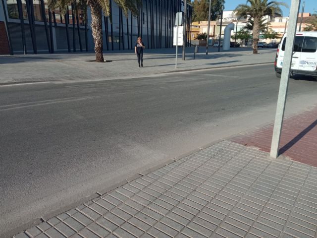IU pide al Gobierno de Lorca que no descuide sus competencias sobre seguridad vial y correcta señalización horizontal de los pasos de cebra - 2, Foto 2
