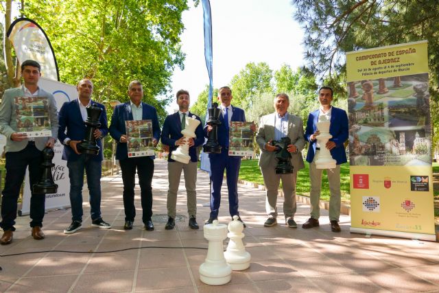 El alcalde presenta el cartel del Campeonato de España de Ajedrez que tendrá lugar en Murcia - 3, Foto 3