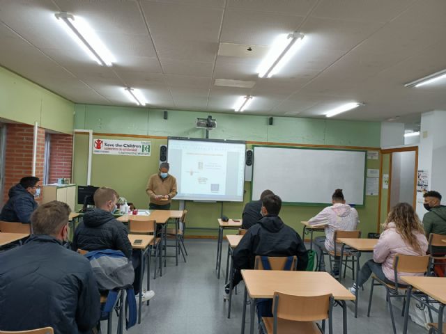Empleo Joven ofrece orientacin a 400 alumnos de los centros educativos del municipio, Foto 3