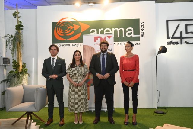 López Miras destaca la subida de un 25 por ciento de las exportaciones de muebles en el primer trimestre como reflejo del auge del sector - 2, Foto 2