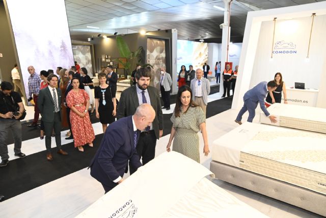 López Miras destaca la subida de un 25 por ciento de las exportaciones de muebles en el primer trimestre como reflejo del auge del sector - 3, Foto 3