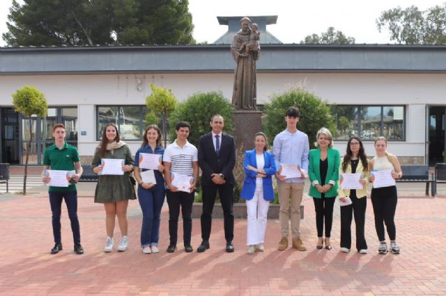 UCAM Cartagena premia a los ganadores de sus Olimpiadas Científicas - 1, Foto 1
