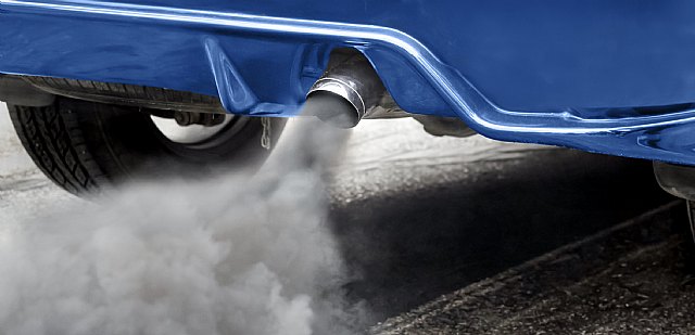 De tres posibles colores del humo del escape (blanco, azul y negro) averías de hasta 4.000 euros en el coche - 1, Foto 1