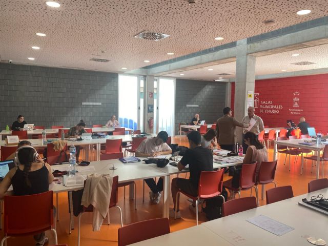 Las Salas Municipales de Estudio llenan sus plazas las 24 horas ofreciendo un espacio adecuado a estudiantes para los exámenes finales - 1, Foto 1