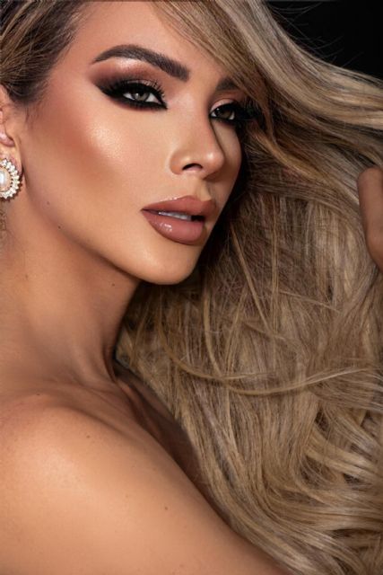 Karolina Fernández lanza su primer libro: una guía de empoderamiento, belleza y libertad a través del mar y la vida - 2, Foto 2