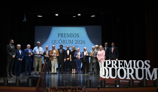 López Miras subraya en la entrega de los 'Premios Quorum' la labor más honrada del servicio público, que es trabajar por los demás - 2, Foto 2