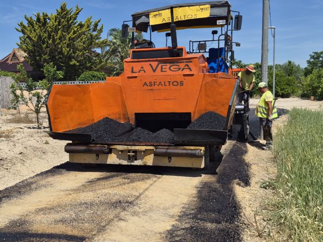 El Ayuntamiento renueva el asfalto en diferentes carriles de Los Dolores con una inversión de más de 30.000&euro; - 2, Foto 2