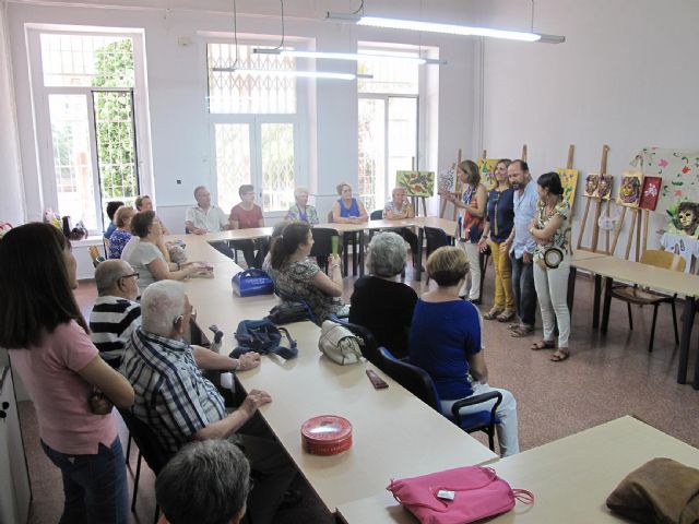 Veinte mayores de Servicios Sociales finalizan su Taller de las Artes con grandes avances en técnicas artísticas - 1, Foto 1