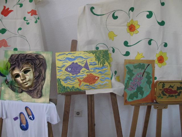 Veinte mayores de Servicios Sociales finalizan su Taller de las Artes con grandes avances en técnicas artísticas - 3, Foto 3