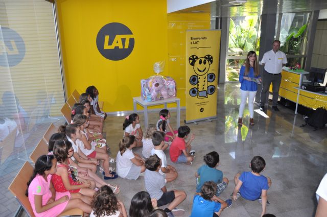 Una alumna del Liceo Francés, ganadora del concurso de dibujo 'Tu mascota en LAT' - 2, Foto 2