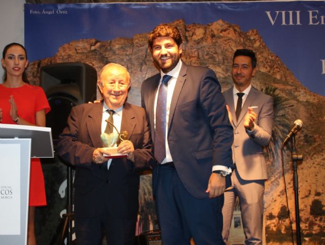 López Miras expresa el compromiso del Gobierno autonómico para recuperar la carrera profesional - 1, Foto 1