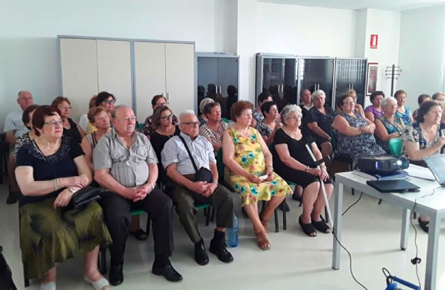 Los mayores torreños aprenden a protegerse de las altas temperaturas - 2, Foto 2