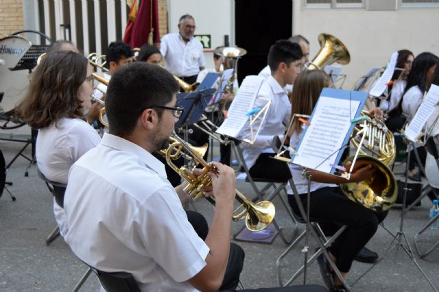 La banda de música hace parada en el barrio del Carmen para celebrar el 700° aniversario como mayorazgo del municipio - 1, Foto 1