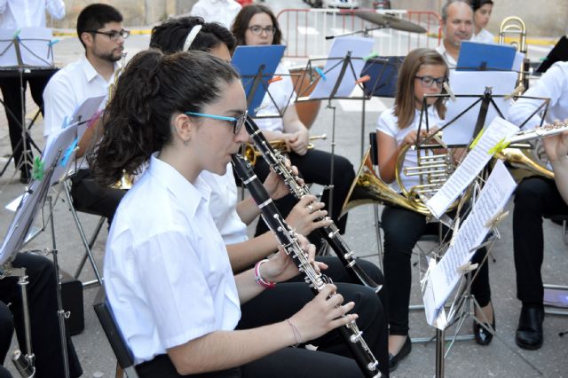 La banda de música hace parada en el barrio del Carmen para celebrar el 700° aniversario como mayorazgo del municipio - 3, Foto 3