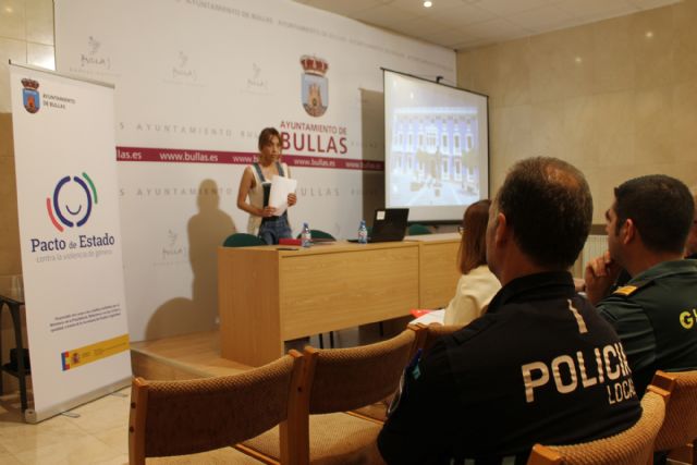 Policía, Guardia Civil, Servicios Sociales y personal del Ayuntamiento en general se forman en materia de violencia de género - 2, Foto 2