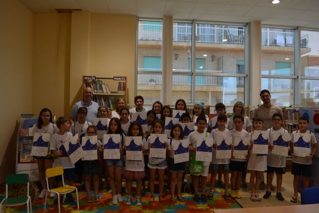 Finaliza el taller de lectura, escritura y artística El club de la ola - 1, Foto 1
