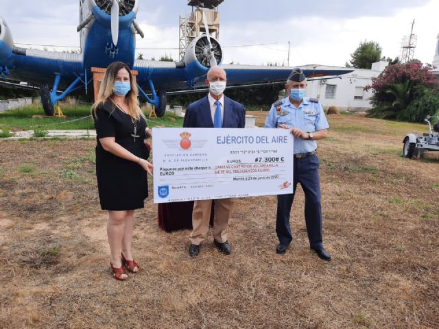 El AMPA del Colegio Eusebio Martínez, la Asociación Murciana de Fibrosis Quística y  Cáritas Castrense reciben 21.900 euros recaudados en la Carrera Base Aérea de Alcantarilla - 3, Foto 3