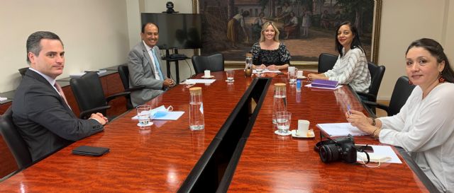 La consejera de Empresa, Industria y Portavocía recibe al cónsul de Ecuador - 1, Foto 1