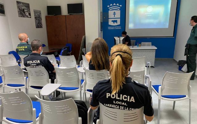 El Ayuntamiento de Caravaca crea una unidad especial contra la Violencia de Género en la Policía Local - 1, Foto 1