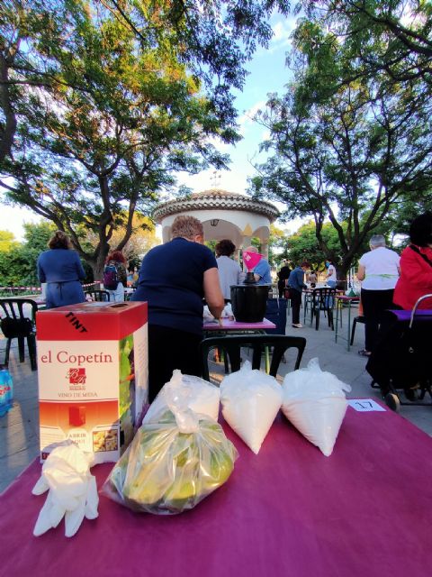 Once años de tradición elaborando vino de nueces - 1, Foto 1