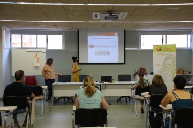 Una veintena de personas se forma sobre sensibilizacin y prevencin en salud mental, Foto 2