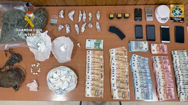 Desmantelado un clan familiar dedicado a la venta de hasta tres tipos distintos de sustancias estupefacientes - 1, Foto 1