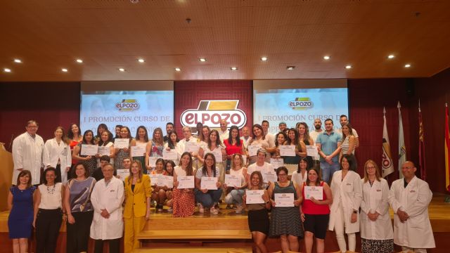La directora del SEF entrega los diplomas de un curso de El Pozo en el que todos los alumnos cuentan con un contrato laboral - 1, Foto 1