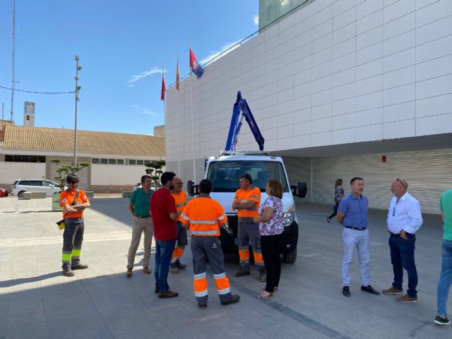 Presentación del nuevo camión con grúa auto cargante destinado a servicios de electricidad - 2, Foto 2