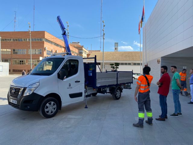 Presentación del nuevo camión con grúa auto cargante destinado a servicios de electricidad - 4, Foto 4