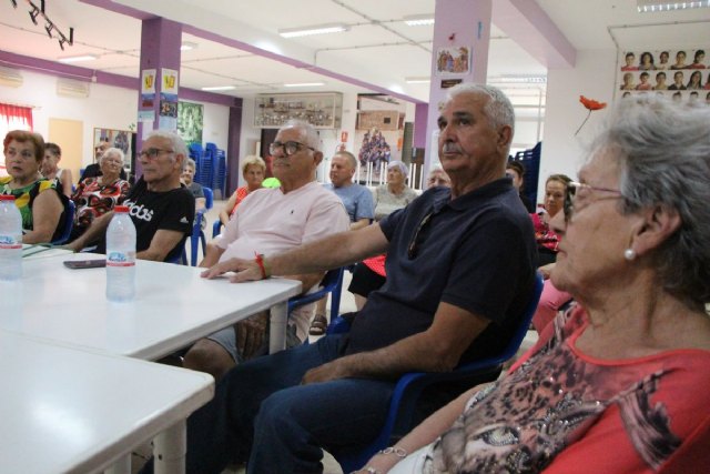 El local social de la barriada Virgen de la Caridad acoge el quinto Encuentro con Personas Mayores - 1, Foto 1