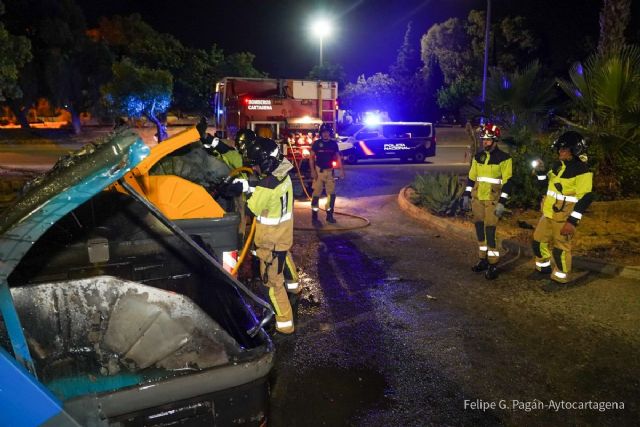 Los bomberos realizaron en la noche de San Juan más de medio centenar de servicios - 1, Foto 1