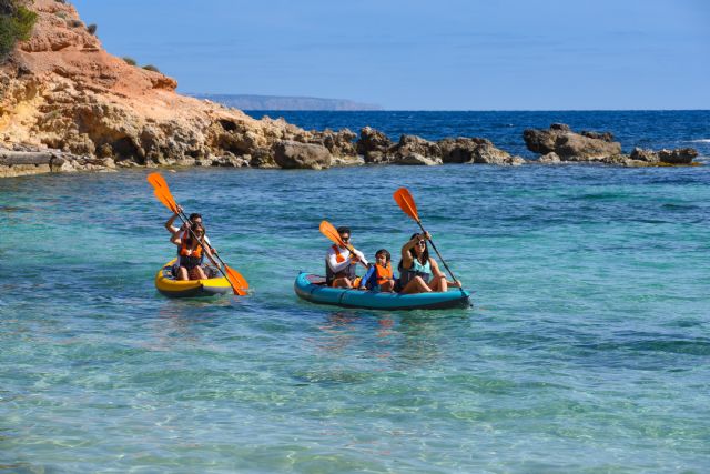 Decathlon amplía su servicio de alquiler de deportes acuáticos a más de 70 tiendas de la costa, incluyendo cinco puntos en la Región de Murcia - 1, Foto 1