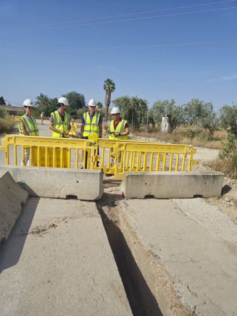 El Ayuntamiento invierte más de 560.000 euros para renovar y mejorar la red de abastecimiento y saneamiento en Los Martínez del Puerto - 3, Foto 3
