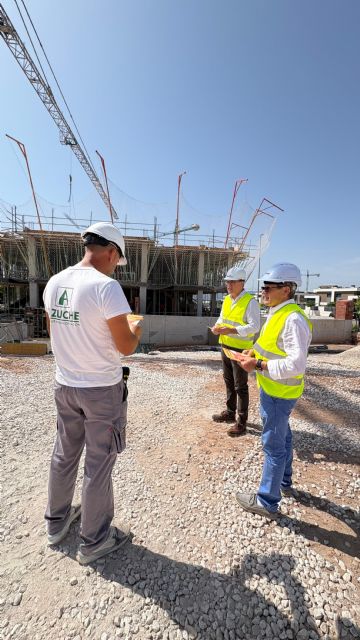 FRECOM y el Colegio de Aparejadores firman un acuerdo para reforzar la prevención frente al calor en las obras - 3, Foto 3