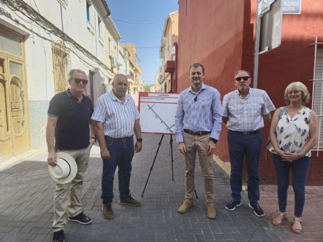 Los vecinos de La Raya cuentan con una acera más amplia, segura y accesible para peatones y conductores con una inversión de más de 76.000€ - 2, Foto 2