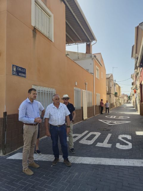 Los vecinos de La Raya cuentan con una acera más amplia, segura y accesible para peatones y conductores con una inversión de más de 76.000€ - 4, Foto 4