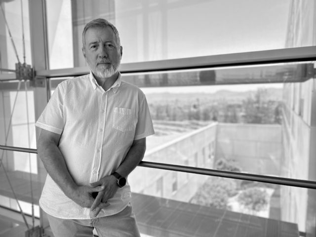 El catedrático Juan Ramón Ordoñana publica Eres tu ADN, un libro divulgativo sobre genética e identidad - 1, Foto 1