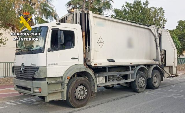 La Guardia Civil esclarece la sustracción del camión de la basura de Albudeite - 1, Foto 1