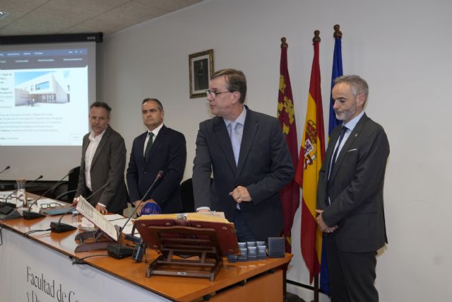 Juan Miguel Aguado toma posesión como decano de la Facultad de Comunicación y Documentación - 2, Foto 2