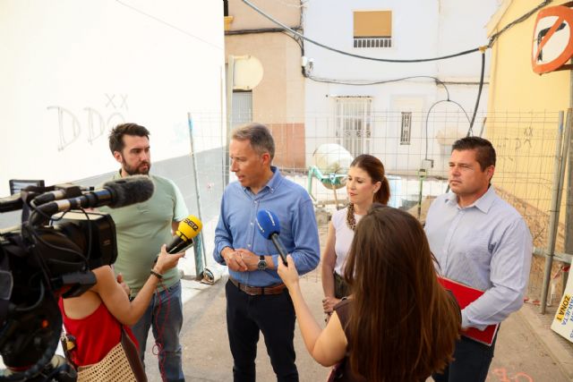 Las obras de la calle Oria y Cantoria avanzan para convertir esta vía del barrio lorquino de San José en un espacio más accesible, seguro y moderno - 2, Foto 2
