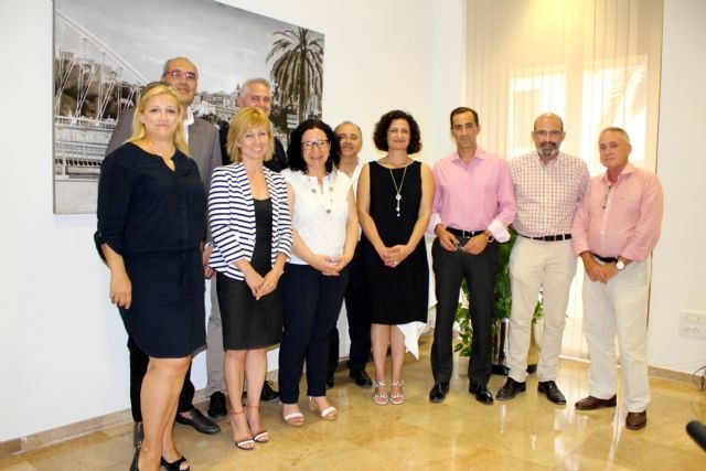 La Comunidad y los ayuntamientos de menos de 5.000 habitantes acuerdan el reparto del Fondo de Cooperación Local - 1, Foto 1